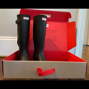 Hunter women’s boots. Hardly worn and in great condition